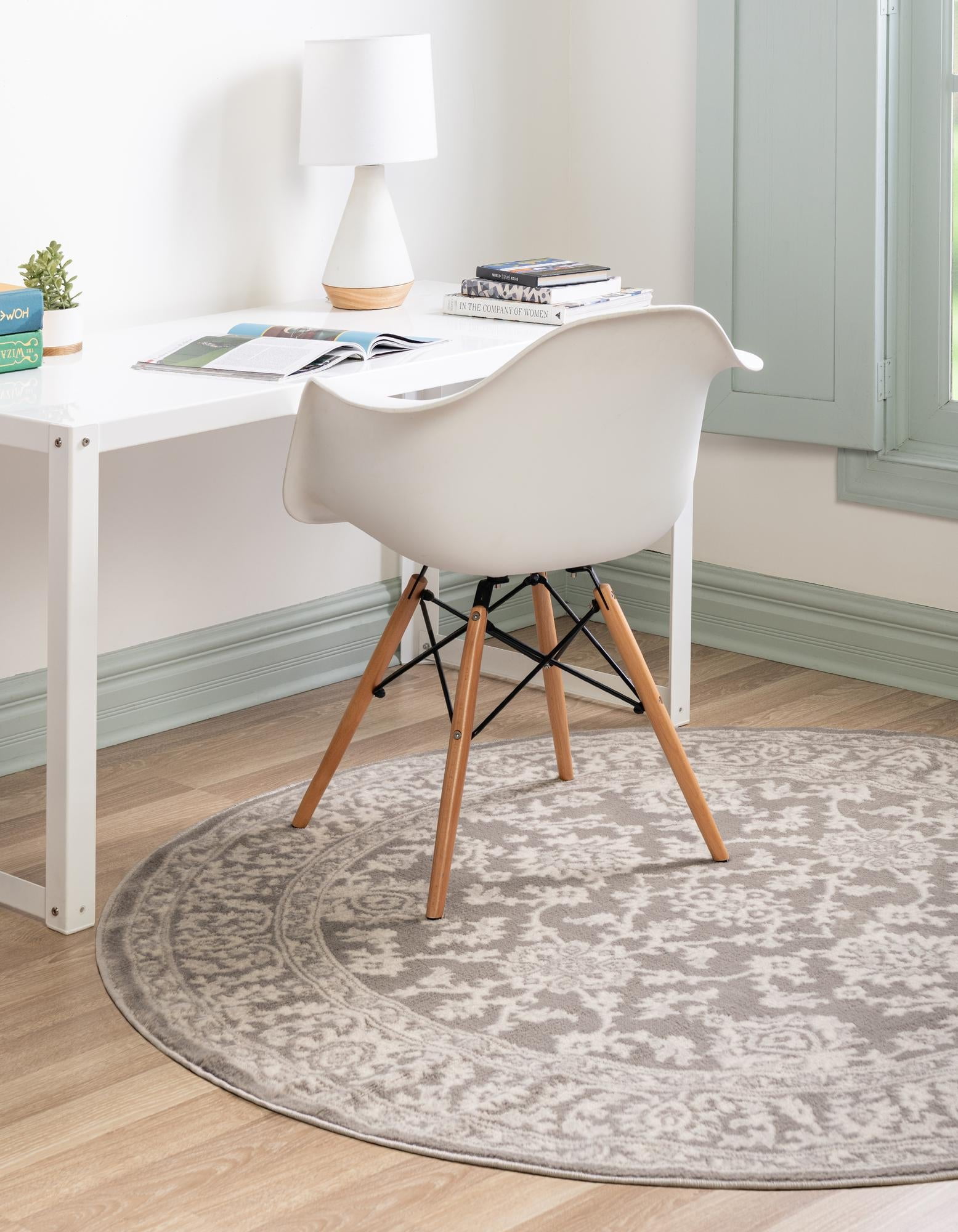 Charlotte Collection Rug 3 Ft Round Light Gray LowPile Rug