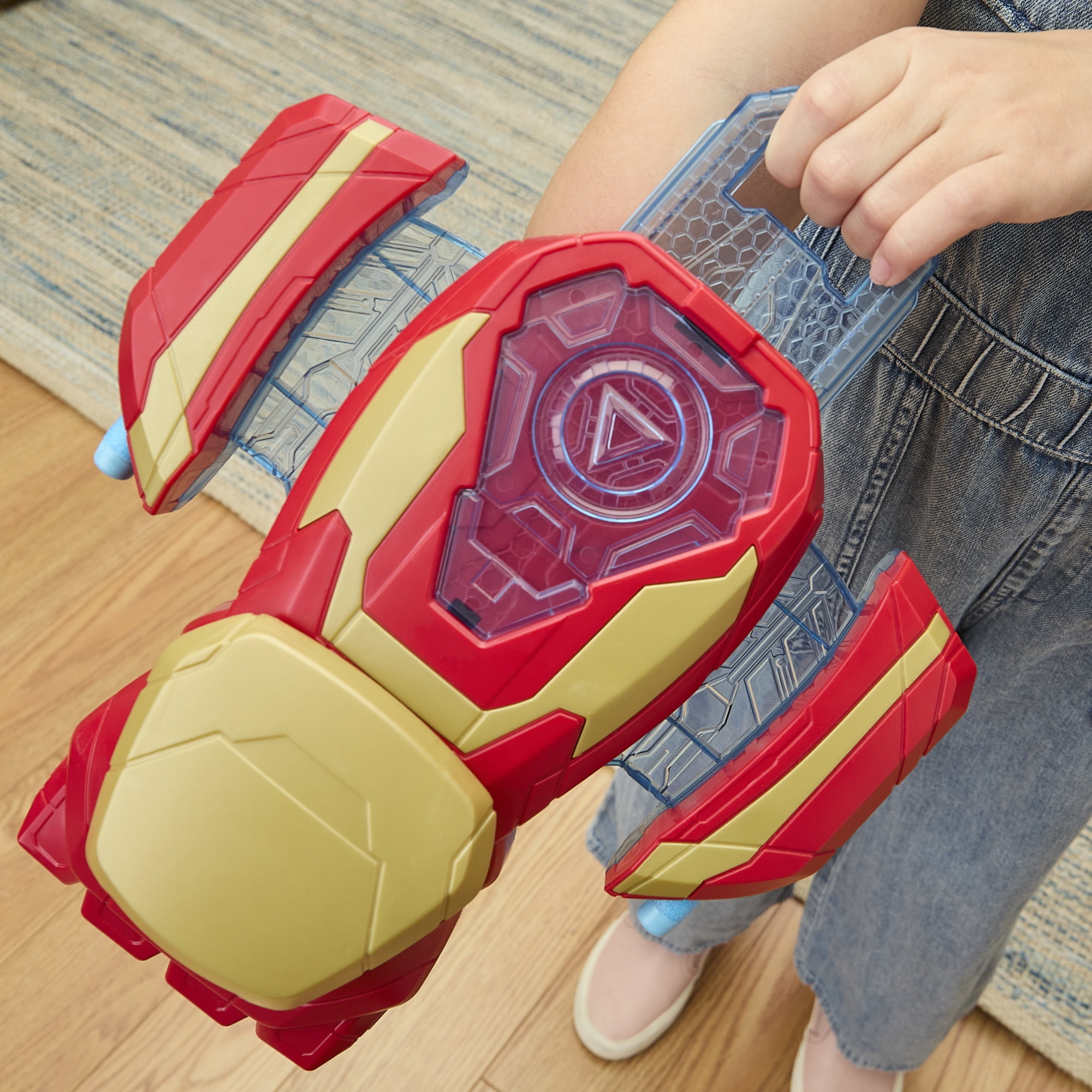 Marvel Avengers Iron Man Arc Blaster Roleplay Toy with 3 NERF Darts, Ages 5+
