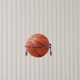 thumbnail image 3 of Estante de hierro para pared con 4 ganchos para exhibir pelotas de baloncesto, ideal para fútbol, fútbol y baloncesto. Soporte resistente para macetas, ideal para decoración del hogar, jardín y gara, 3 of 5