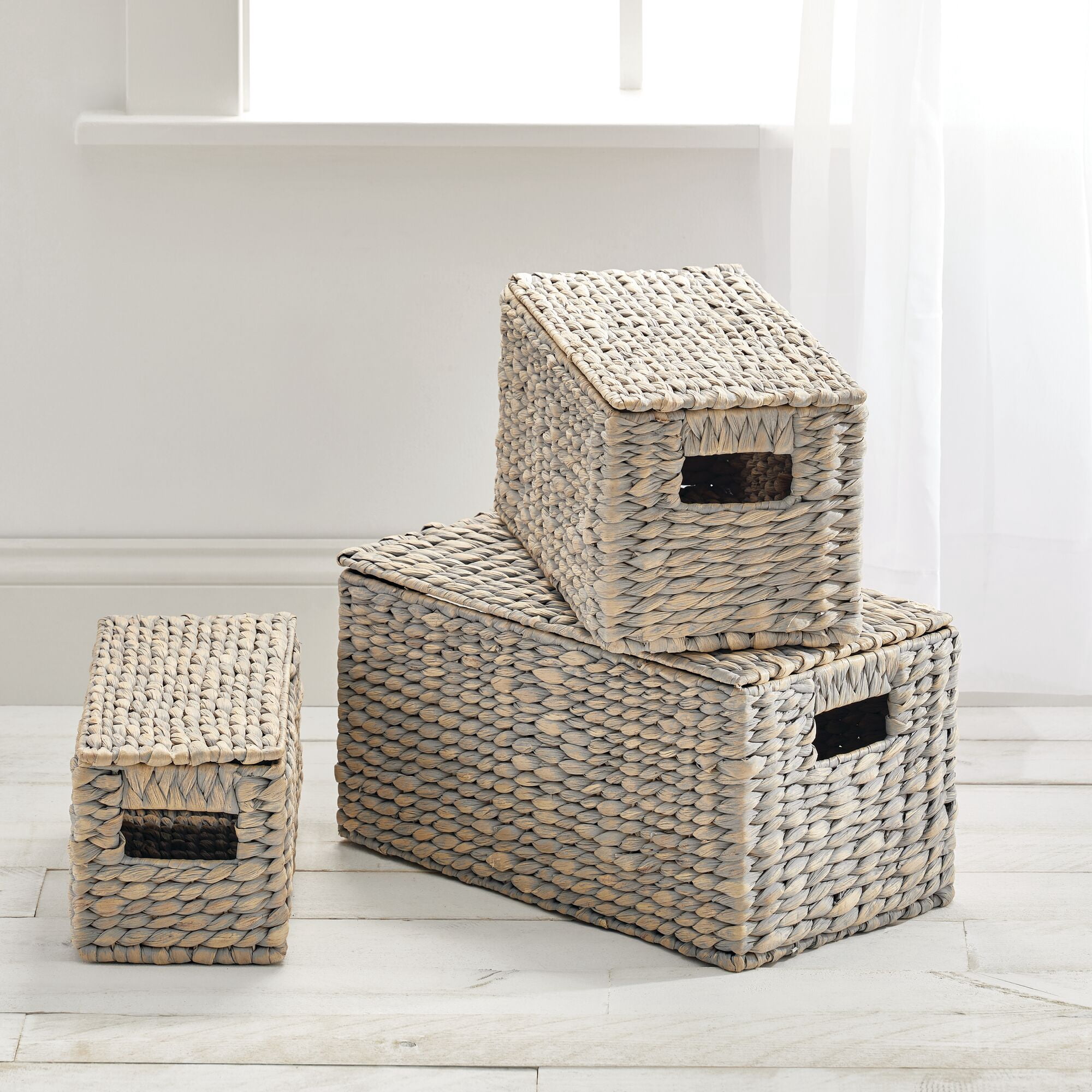 mDesign Woven Water Hyacinth Storage Basket with Lid/Handles, Set of 3 - Gray