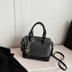 thumbnail image 2 of Bolso de bolos sencillo para mujer, nuevo bolso de mano retro de gran capacidad, moderno bolso de hombro tipo mensajero, 2025, 2 of 5