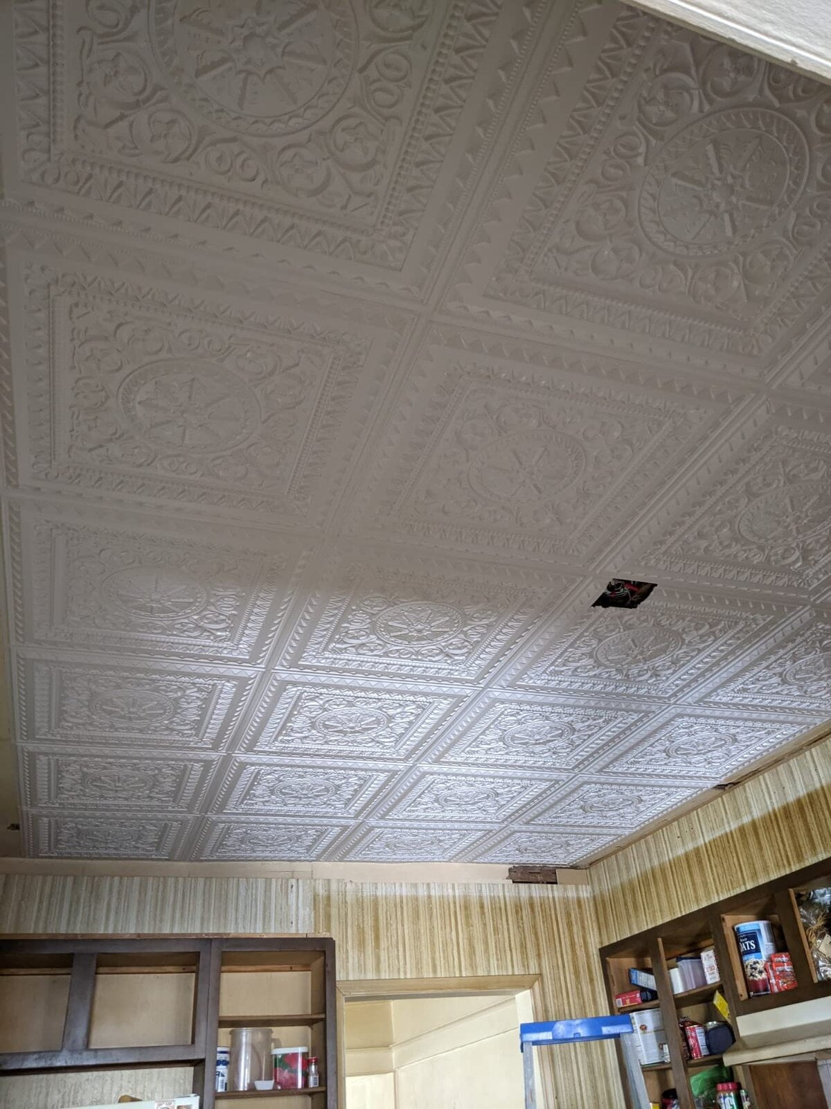 Art3d 2 ft.x 2 ft.Glue-up or Lay in Ceiling Tile PVC 3D Victorian Pattern Style in White(12-Pack)