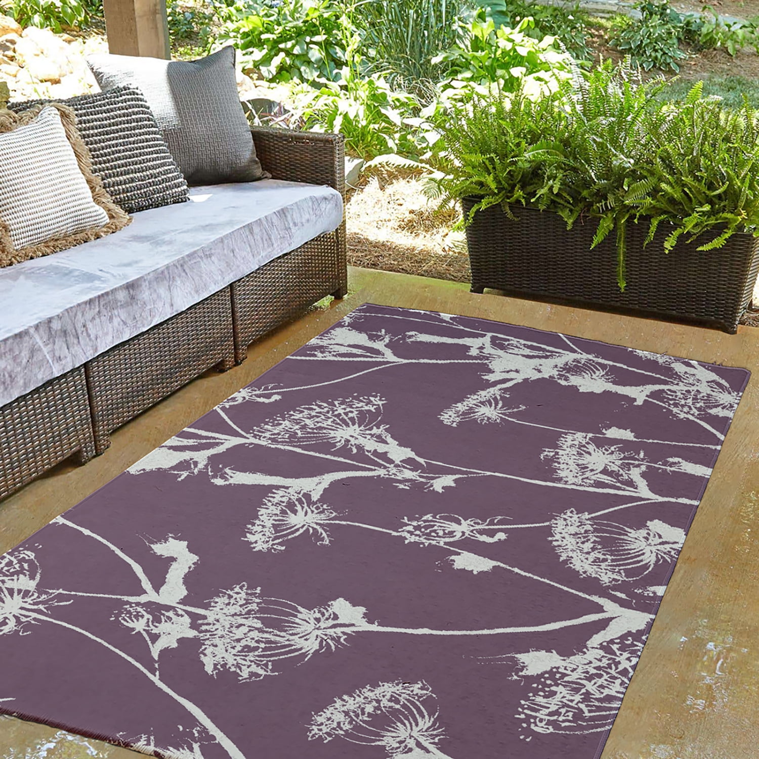 3' x 5' Simply Daisy Windy Blossom Modern & Contemporary Chenille Area Rug, Purple