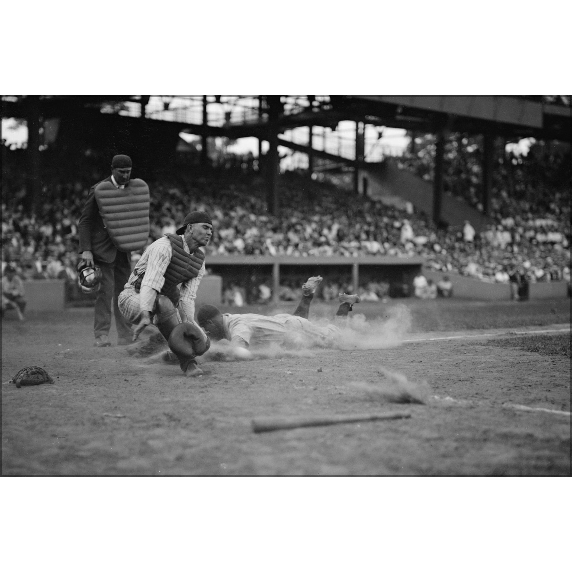 24"x36" Gallery Poster, Yankees Lou Gehrig scores head first in 4th inning 1925