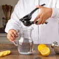 thumbnail image 4 of Exprimidor de Limones VASCONIA Esencial de Aluminio negro, 4 of 8