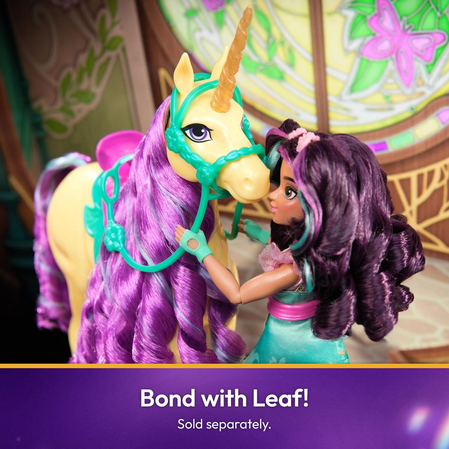 Unicorn Academy, Poupée Ava avec cheveux méchés, 7 accessoires et un accessoire de coiffure, 24 cm, poupées et licornes pour filles à partir de 4 ans