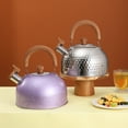 thumbnail image 4 of Bouilloire Sifflante Violette 2L - Grande Capacité en Acier Inoxydable 201 Sans Aimant, Résistante à la Rouille et à la Corrosion, Ébullition Rapide, Universelle pour Cuisinière à Induction, Gaz et Cuisinière, Légère pour, 4 of 7