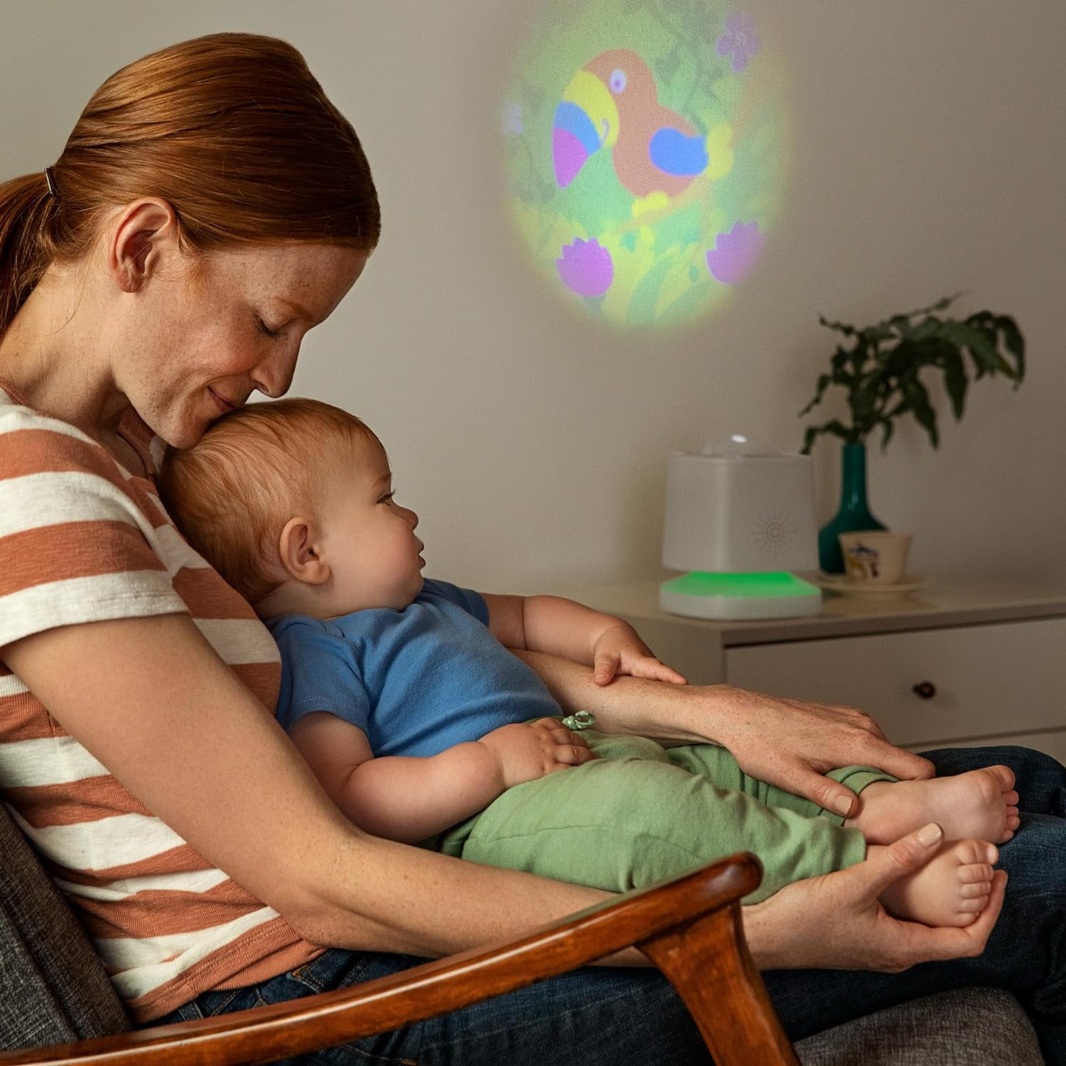 Munchkin® Infant Nursery Projector and Sound Machine with LED Nightlight, White