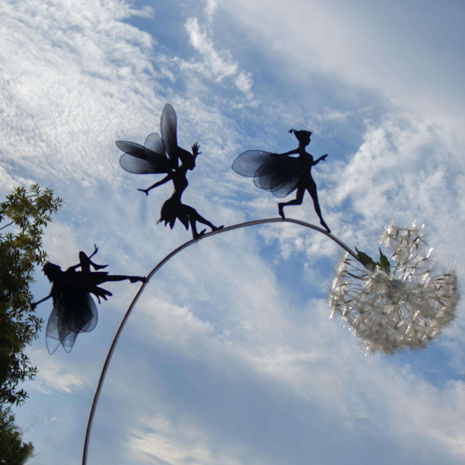 Faries and Dandelions Dance Together Sculpture Metal Garden Fairy Decoration Stake Fairy Playing on with the Dandelion Elf Silhouette Ornament Garden Silhouette 4 pcs