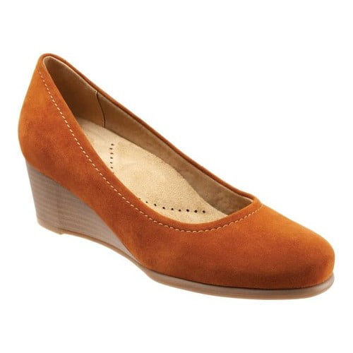 trotters winnie wedge pump