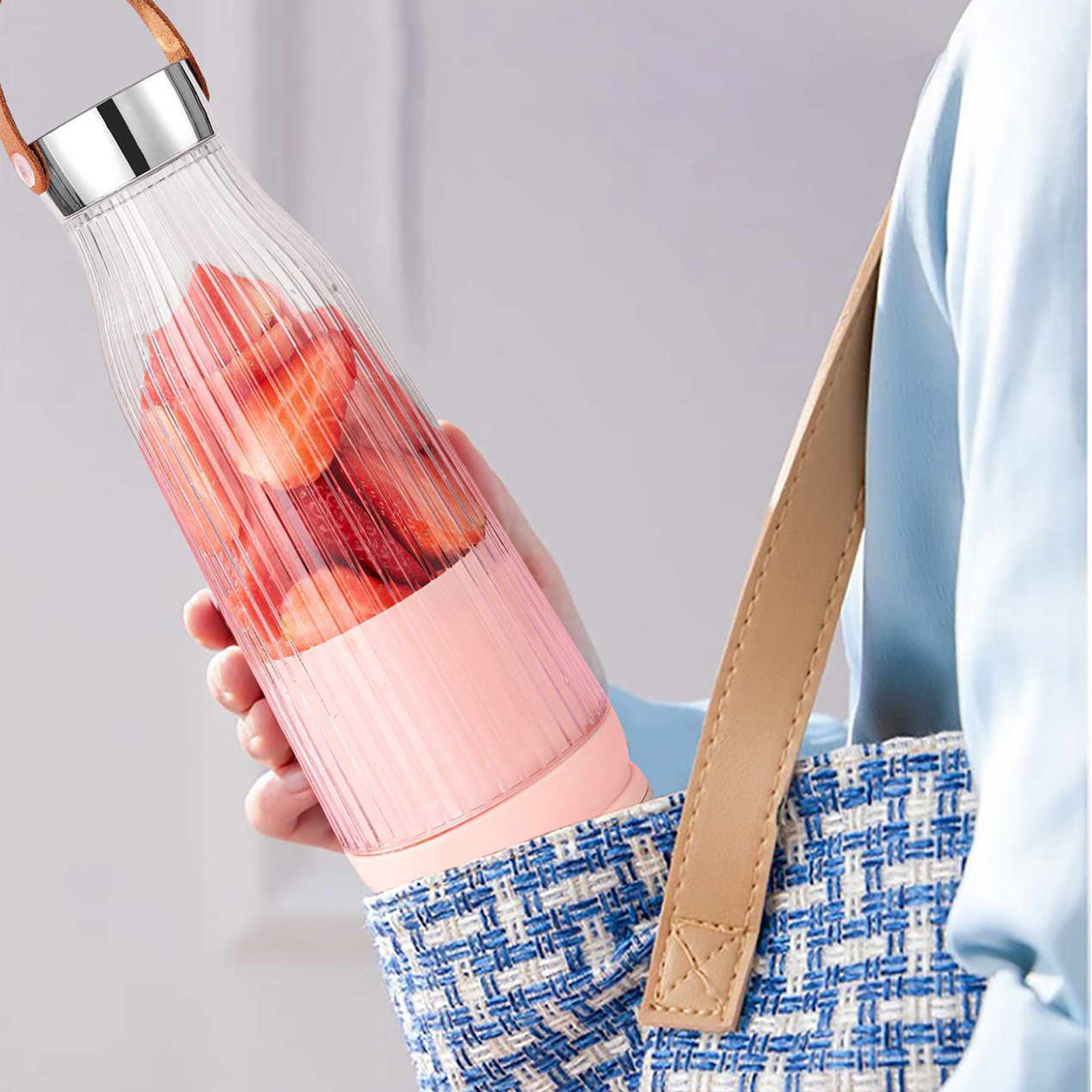 Portable Juicer With 6Ultra-Sharp Blades, Small For Shakes ,USB Rechargeable Fresh Fruit Juicer For Home/Travel/Gym/Office