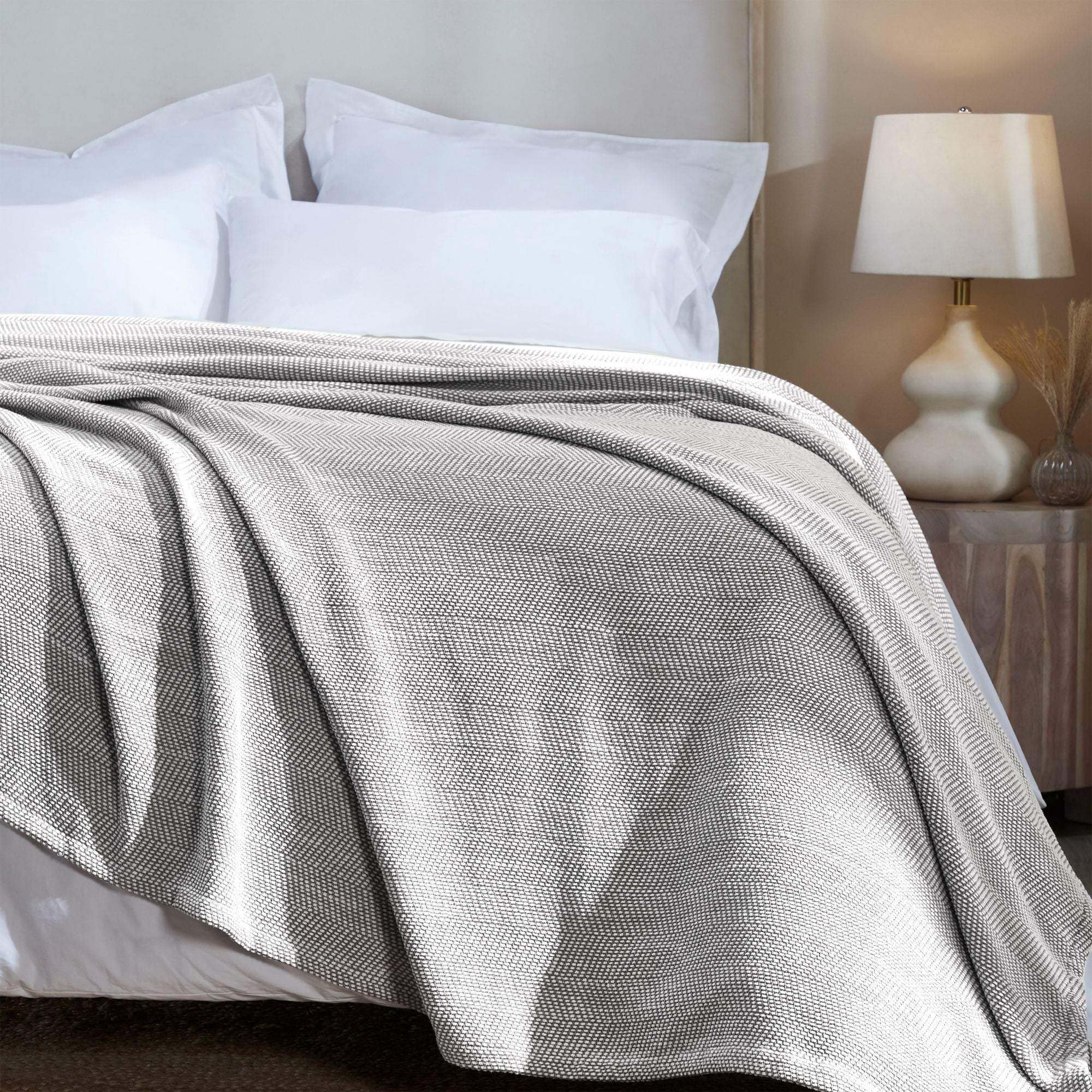 Superior Chrisney Chevron Cotton Blanket, King, Charcoal