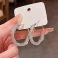 thumbnail image 2 of Qarigey Pendientes de aro retorcidos hipoalergénicos Seguros de usar Pendientes de aro retorcidos ligeros e hipoalergénicos Ropa, zapatos y accesorios Miscelánea Oro, 2 of 6