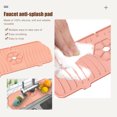thumbnail image 4 of Grifo de silicona para cocina, alfombrilla absorbente para fregadero, protector contra olores contra salpicaduras de agua (rosa), 4 of 5
