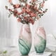 thumbnail image 4 of Florero de cristal degradado rosa de lujo claro, florero de cristal de alta gama, decoración for sala de estar, arreglo de flor de habitación, decoración de vestíbulo, 4 of 6