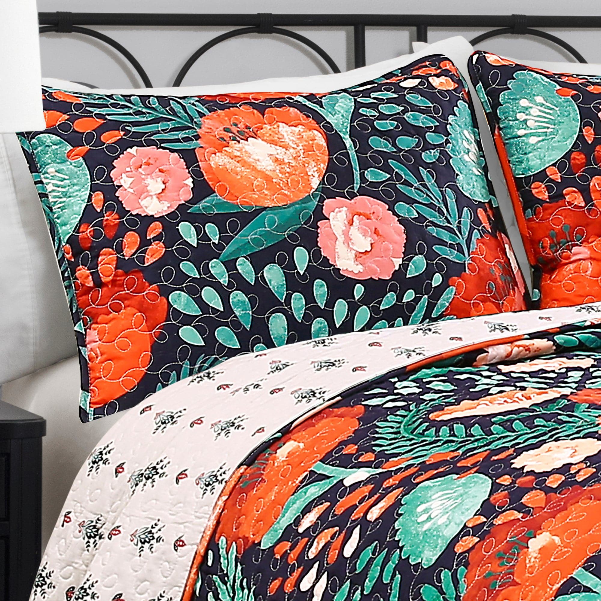 Lush Decor Poppy Garden Floral Cotton Reversible Quilt, King, Navy, 3-Pc Set