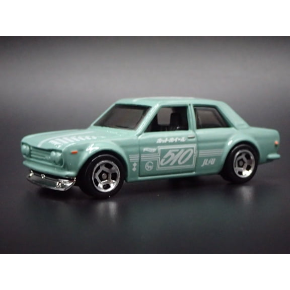 Open Box 1967-1973 DATSUN 510 BLUEBIRD GREEN 1:64 SCALE DIORAMA DIECAST MODEL CAR