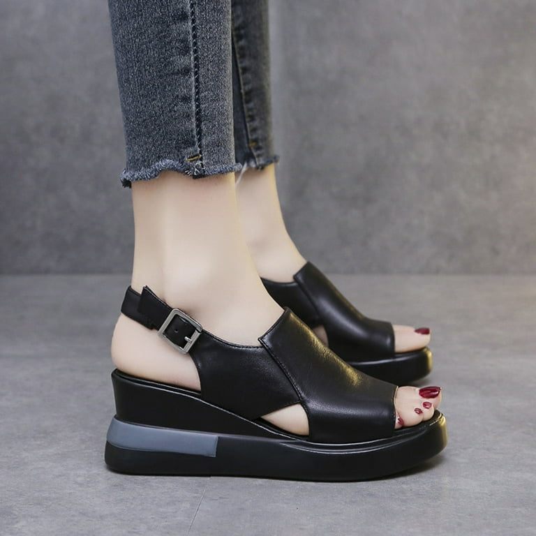 Comfortable women's sandals for work 2025