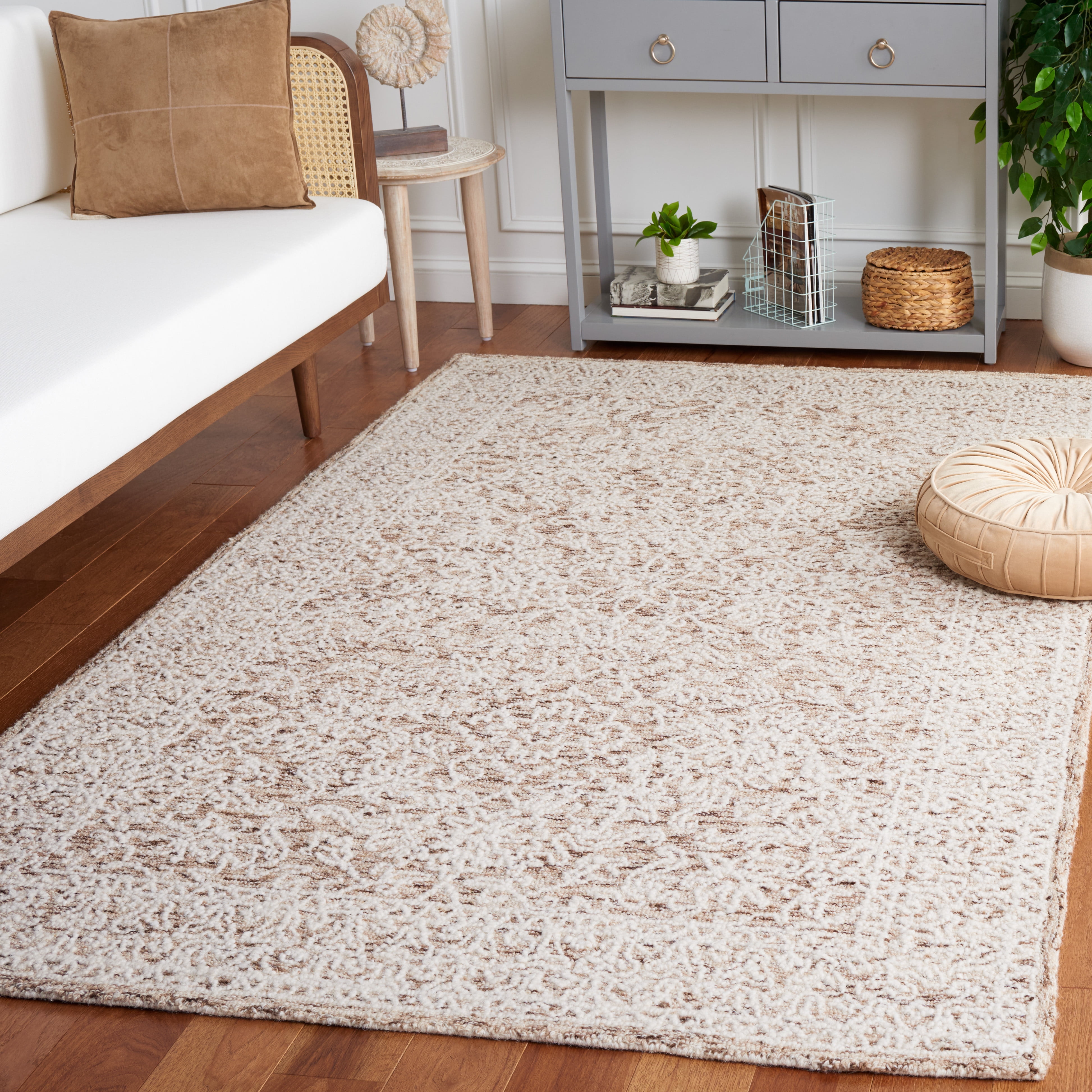 SAFAVIEH Ebony Adamina Floral Area Rug, Brown/Ivory, 4' x 6'