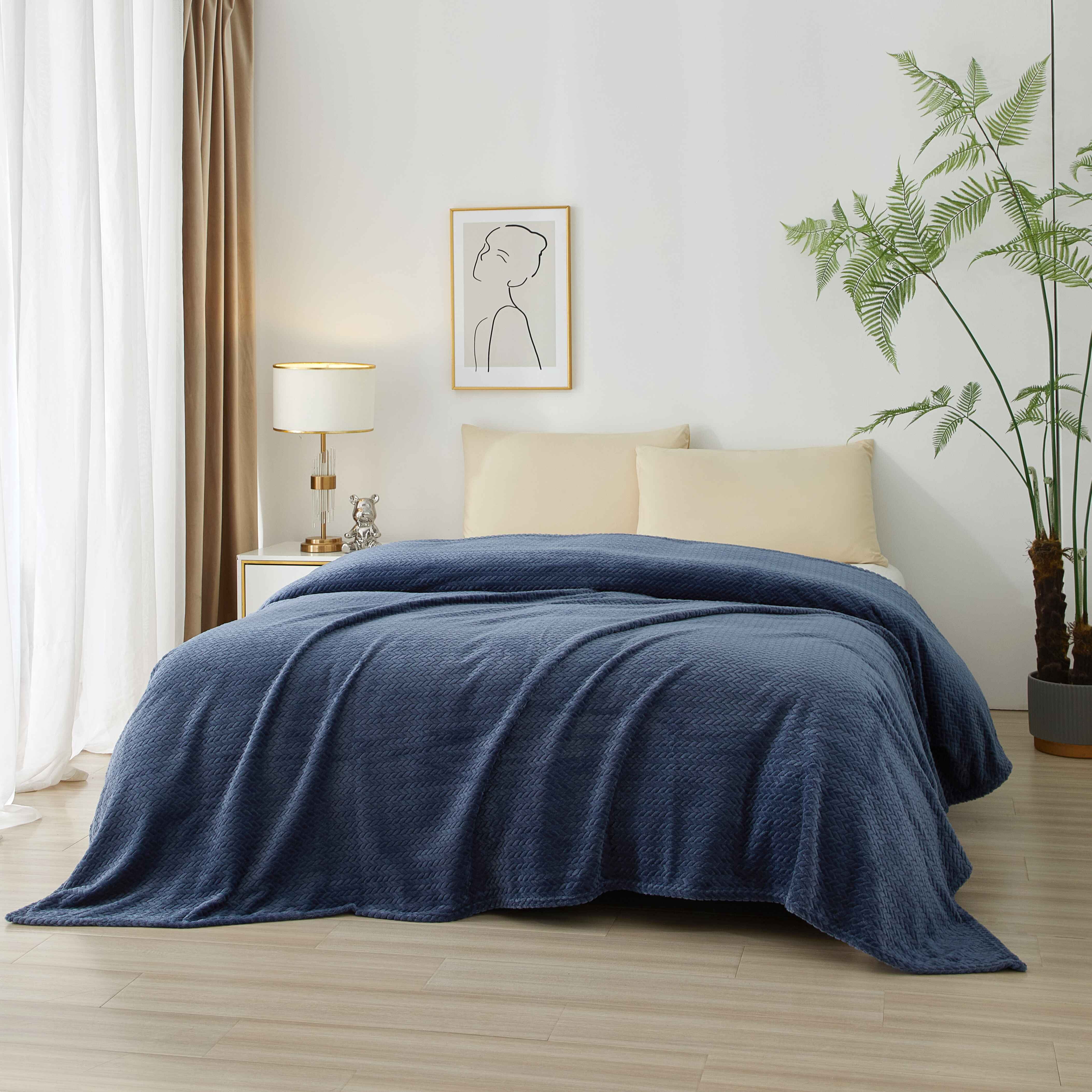 Mainstays Plush Textured Blanket, Indigo, Full/Queen 90" x 90"