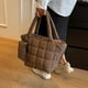 thumbnail image 5 of Bolso grande acolchado tipo tote para mujer, bolso acolchado tipo tote, bolso acolchado tipo tote, bolso de hombro acolchado tipo tote, 5 of 7