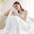 thumbnail image 3 of Manta polar Bedsure GentleSoft Acogedora para sofá, tamaño doble, 3 of 9