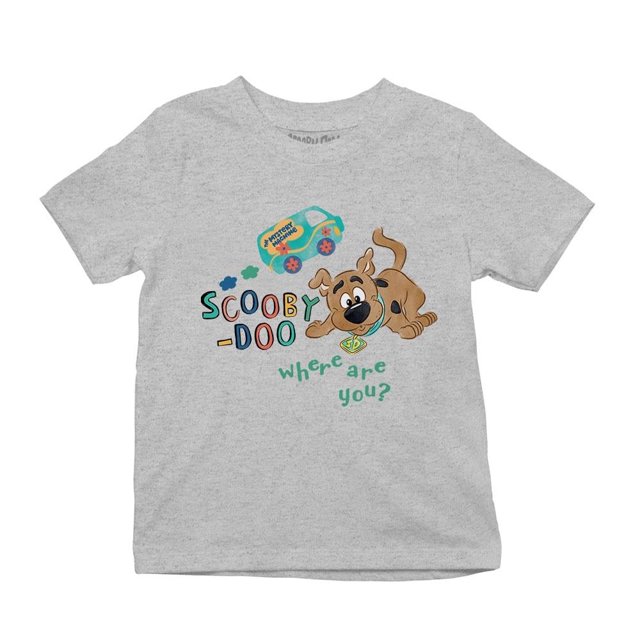 Playera Fan Army Talla 4 Scooby-Doo Mystery Machine playera manga corta gris con diseño frontal de Scooby-Doo y la Mystery Machine en colores vivos, cuello redondo para mejor ajuste, tela ligera y cómoda para uso diario, también adecuada para actividades recreativas infantiles.