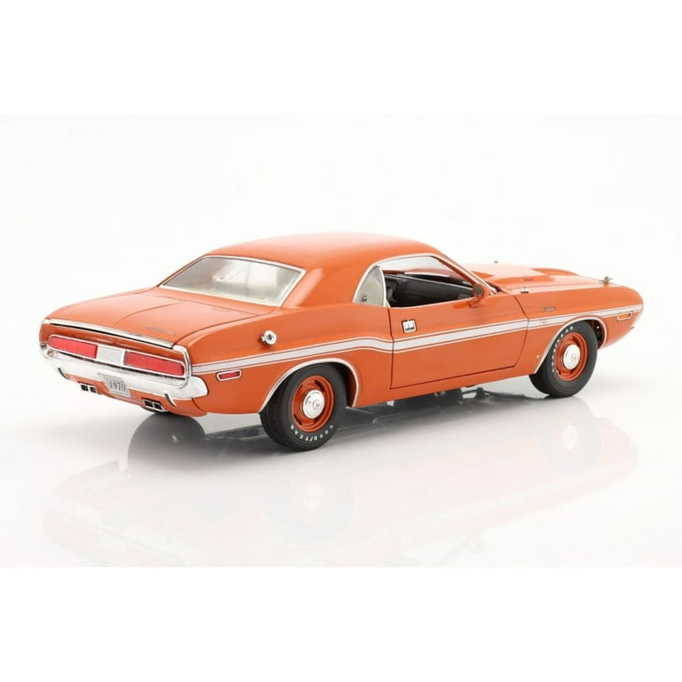 1970 Dodge Challenger R/T 1/24レッド絶版品 1970 Dodge Challenger R/T Coupe Red with White Top and White