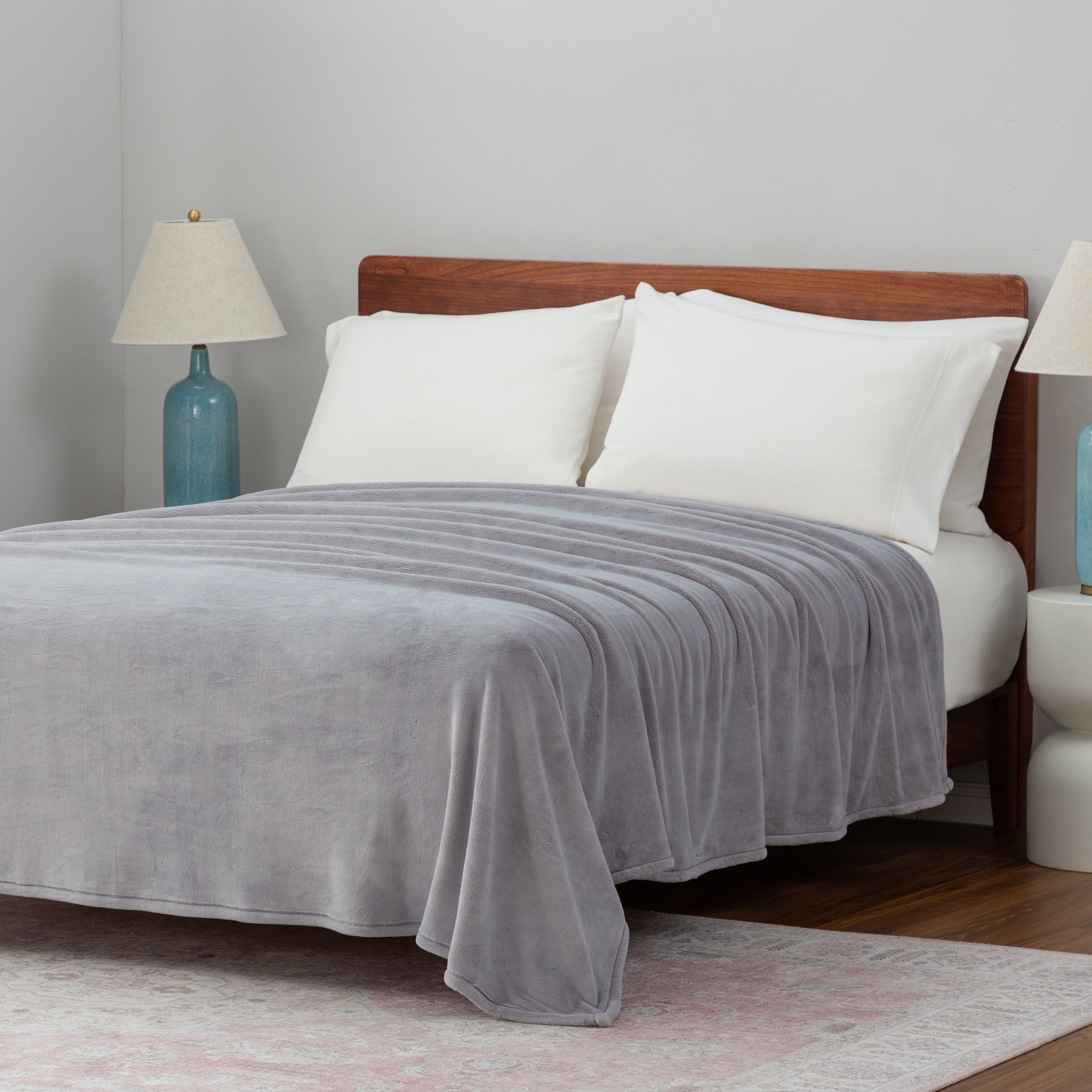 Hotel Style Oversized Luxury Plush Bed Blanket in Full/Queen, 90” x 94”, Grey