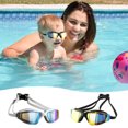 thumbnail image 1 of Gafas de natación para adultos | Marco grande con recubrimiento galvanizado de alta definición | Vista panorámica | A prueba de salpicaduras | Antivaho | Junta cómoda | Correa ajustable | Negro Gris, 1 of 9