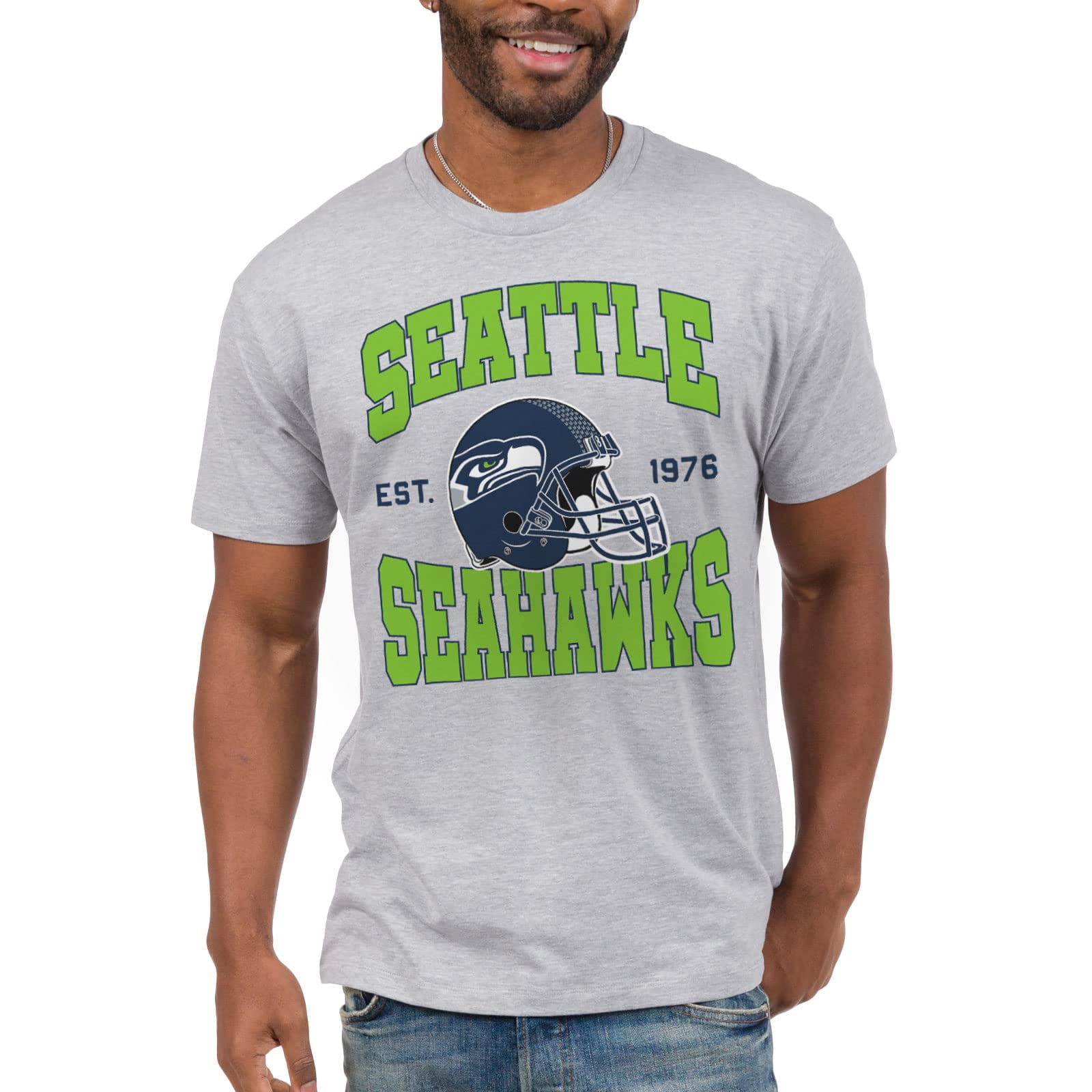 Junk Food clothing x NFL - Seattle Seahawks - Team Helmet - Short Sleeve  Football Fan Shirt for Men and Women - Size Large