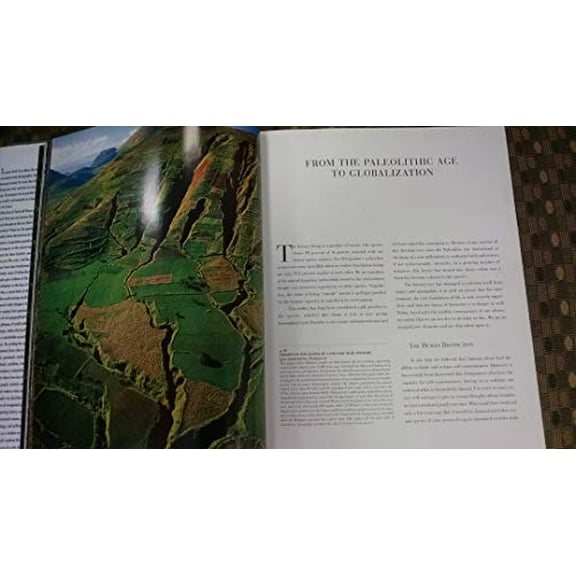 Pre-Owned Earth From Above (Hardcover) 0810932679 9780810932678