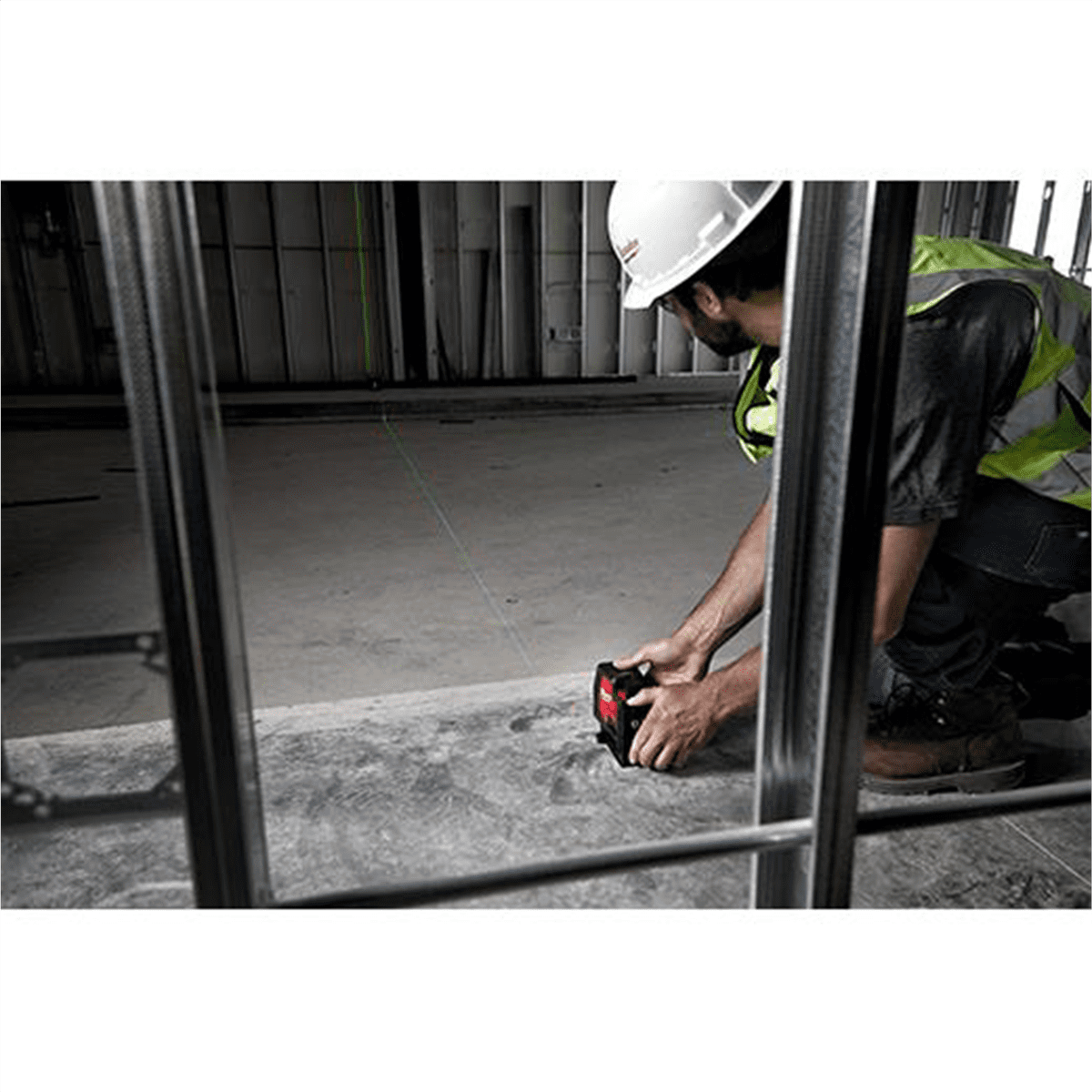 Milwaukee Tool USB Rechargeable Green Cross Line & Plumb Points Laser