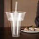 thumbnail image 5 of Juego de 2 vasos reutilizables de plástico para bebidas y snacks con pajitas. Vaso térmico con tapa para patatas fritas. Fácil de usar con una sola mano., 5 of 8