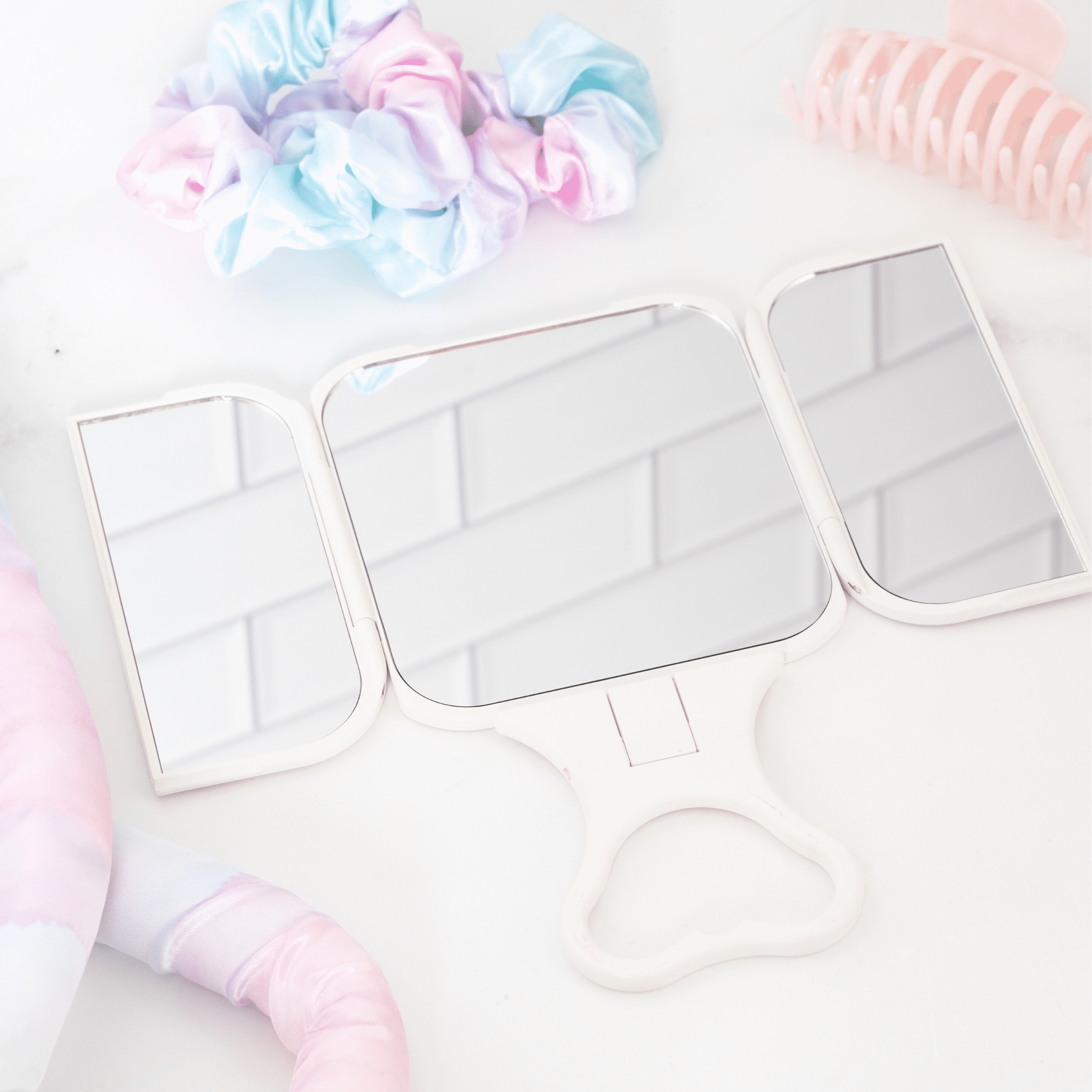 Miroir de poche à 3 voies Danielle Creations, blanc Danielle Creations Miroir à main 3 directions, Blanc