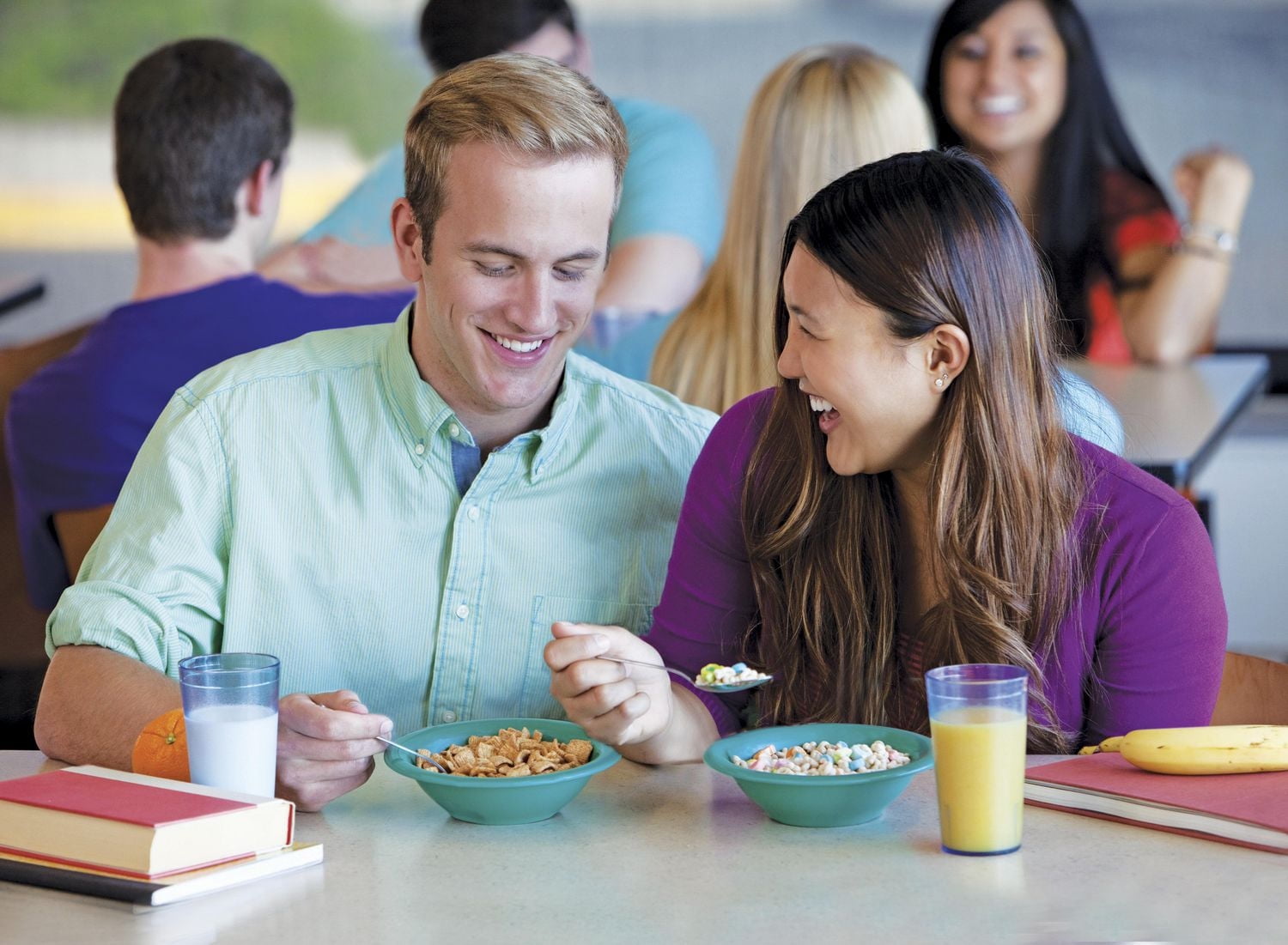 Lucky Charms Breakfast Cereal with Marshmallows, Jumbo Size, Whole Grains, 825 g, 825 g