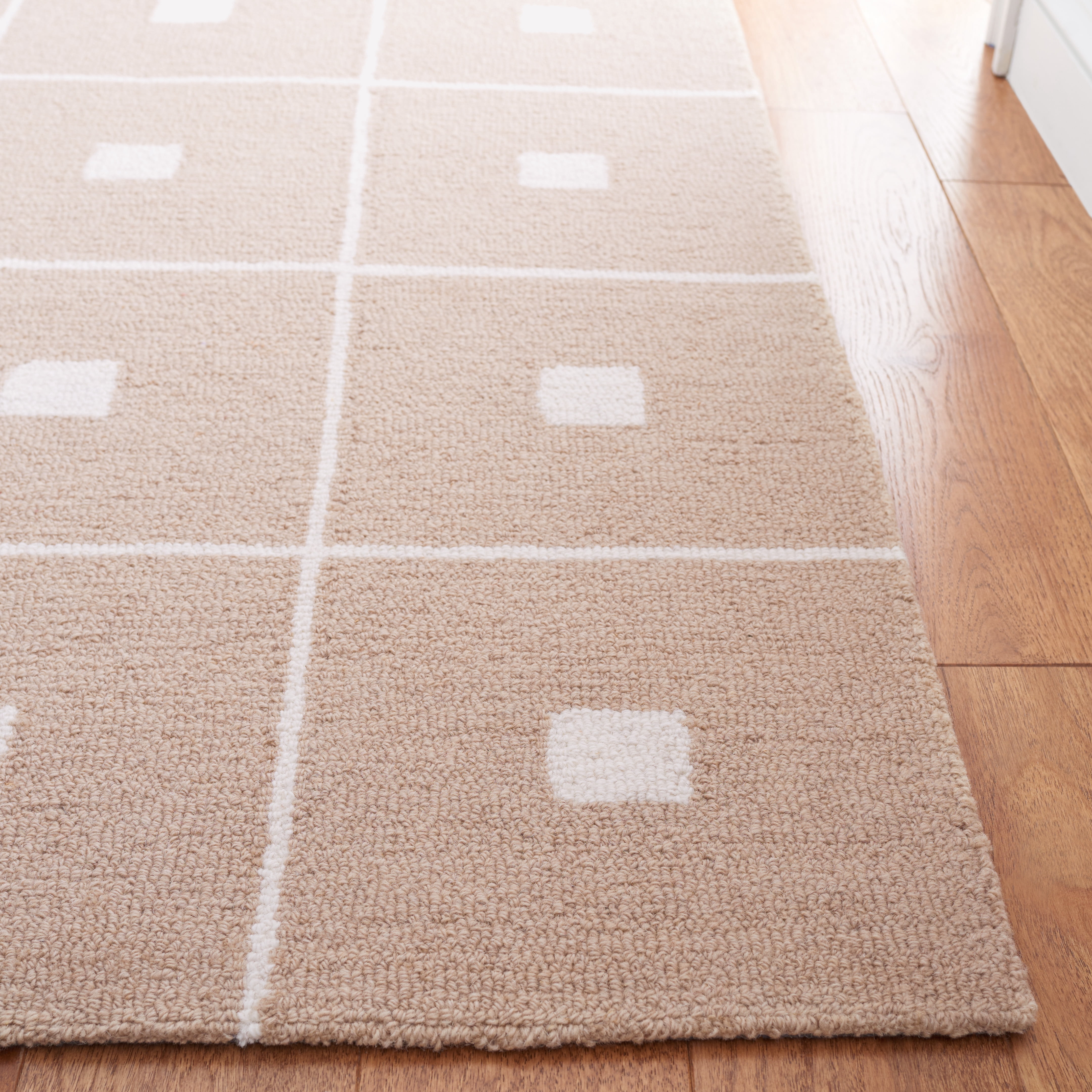SAFAVIEH Martha Stewart Micro Loop Area Rug, Beige/Ivory, 5' x 8'