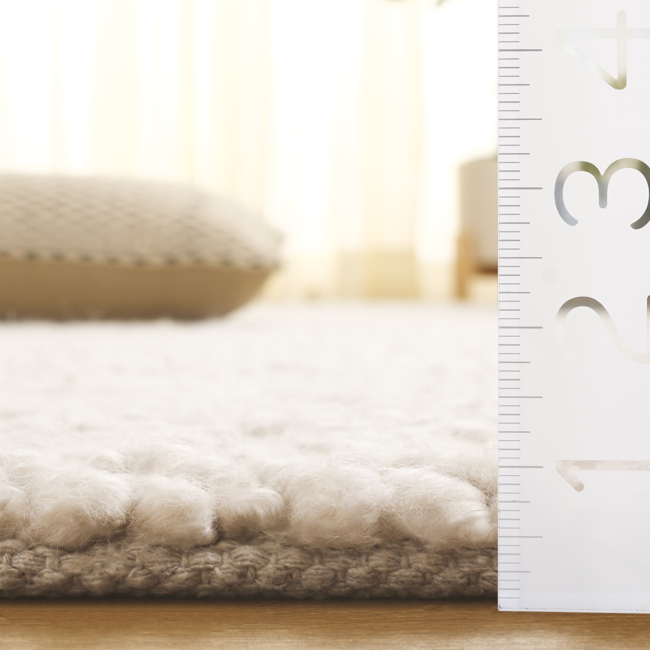 SAFAVIEH Natura Mackenzie Distressed Area Rug, Light Beige, 6' x 6' Round