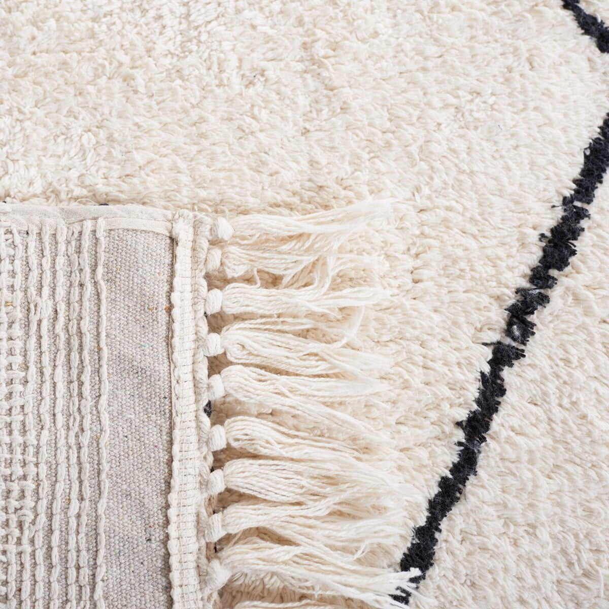SAFAVIEH Easy Care Myrtle Cross Runner Rug, 2'3" x 9', Ivory/Black