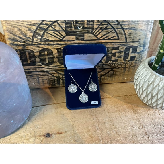 Montana Silversmiths Framed Floral Jewelry Set - JS5908