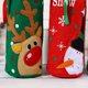 thumbnail image 3 of 3 piezas de lentejuelas de plástico de estilo navideño decoradas Santa Claus Elk envoltorio de vino tinto conjunto de vino no tejido 30 * 13 cm, 3 of 5