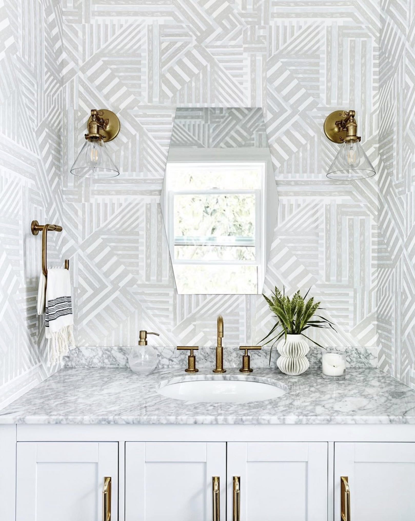 Decor Wonderland 22 in. x 28 in. Hexagon Beveled Century Modern Bathroom Mirror with Dual Mounting Brackets
