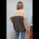 thumbnail image 4 of Camisa Holgada Informal de Punto con Cuello Redondo y Larga con Bloques de Color para Mujer, Color Gris Oscuro, Talla XL, 4 of 6