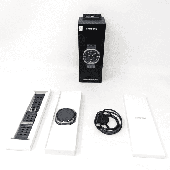 Pre-Owned Samsung Galaxy Watch Ultra 47mm (2025) LTE Titanium Smart Watch, Gray Sport Band - Titanium Silver - Latin Version