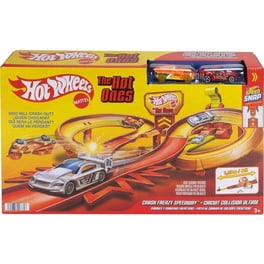 Hot Wheels Sharkport Showdown Giant Trackset with 18 Cars