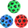 thumbnail image 1 of ZHAOCHENG Paquete de 3 bolas lunares de 7 cm de diámetro, pelota saltarina, pelota pequeña de waterpolo, juguete de playa para lanzar juegos acuáticos, jugar en trampolín, se envía en color aleatorio, 1 of 5
