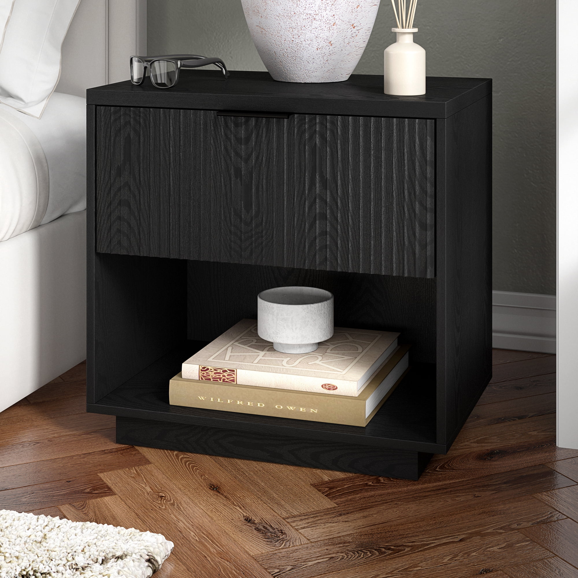 DaVinci Jenny Lind Spindle Nightstand, Twin Size, Made of Pine