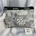 thumbnail image 3 of Lesportsacs Bolso de tres capas Dibujos animados Peter Rabbit Snoopy 12,7 * 18 cm Almacenamiento de maquillaje Zero Wallet 7158, 3 of 5