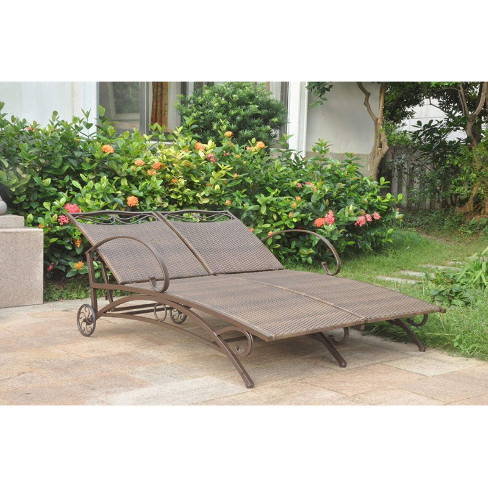 International Caravan Valencia Outdoor Wicker Double Chaise Lounge