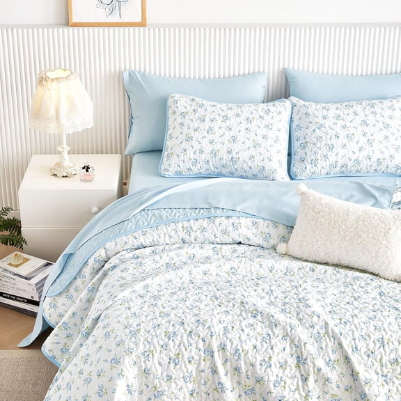 Floral Quilt Set Reversible Lightweight Bedspread Coverlet 3-Piece Queen Full Size White Blue